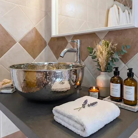 Viridi Secret Oasis - Private Hot Tub * Νότο